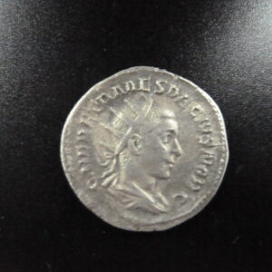 Denier en argent de Herennius Etruscus SUP frappé à Rome en 250 ap. J.C.
