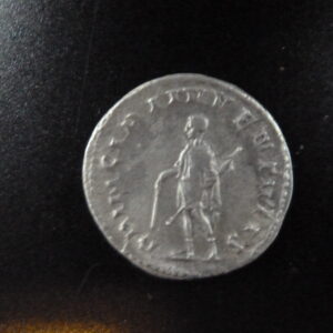 Denier en argent de Herennius Etruscus SUP frappé à Rome en 250 ap. J.C.