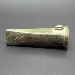 *** VENDU *** Hache à douille du type armoricain Plurien  750 – 1250 av. J.C.