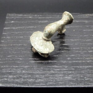 Fibule de genoux romaine en bronze  datant du 2ème siècle ap. J.C.