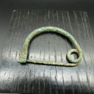 Fibule en bronze de la culture Koban  9ème – 10ème siècle av. J.C.