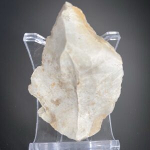 Pointe Levallois en silex du paléolithique moyen (350k – 45k av. J.C.) provenant de la région de Sens