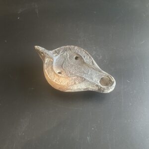 Lampe byzantine figurant une colombe et datant entre le 5ème et 7ème siècle