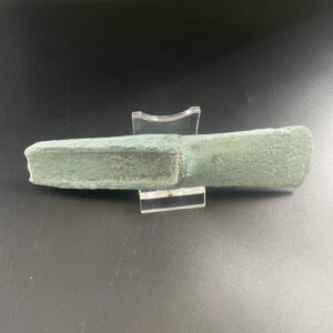 Hache à talon massive en bronze de type Tünsdorf, Brumath, âge du bronze moyen entre 1200 et 1400 av. J.C.