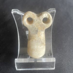 Idole aux Yeux en marbre blanc de la période Uruk – 3100 à 2900 av. JC